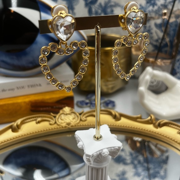 🆕 OSCAR DE LA RENTA 🧿 Crystal Heart Earrings 🪬 - Picture 10 of 16